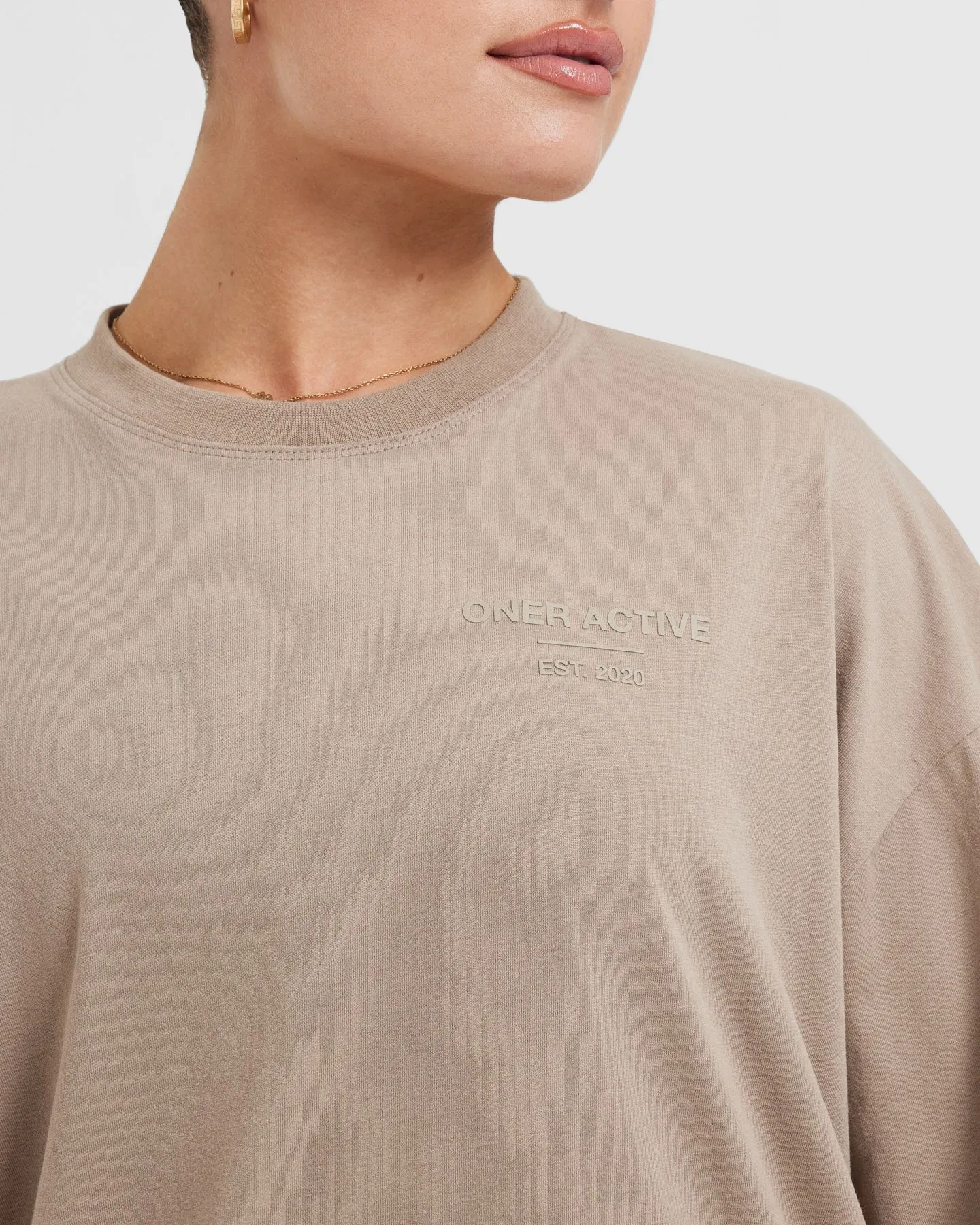 Classic Lifters Graphic Oversized Lightweight Long Sleeve Top | Sandstone