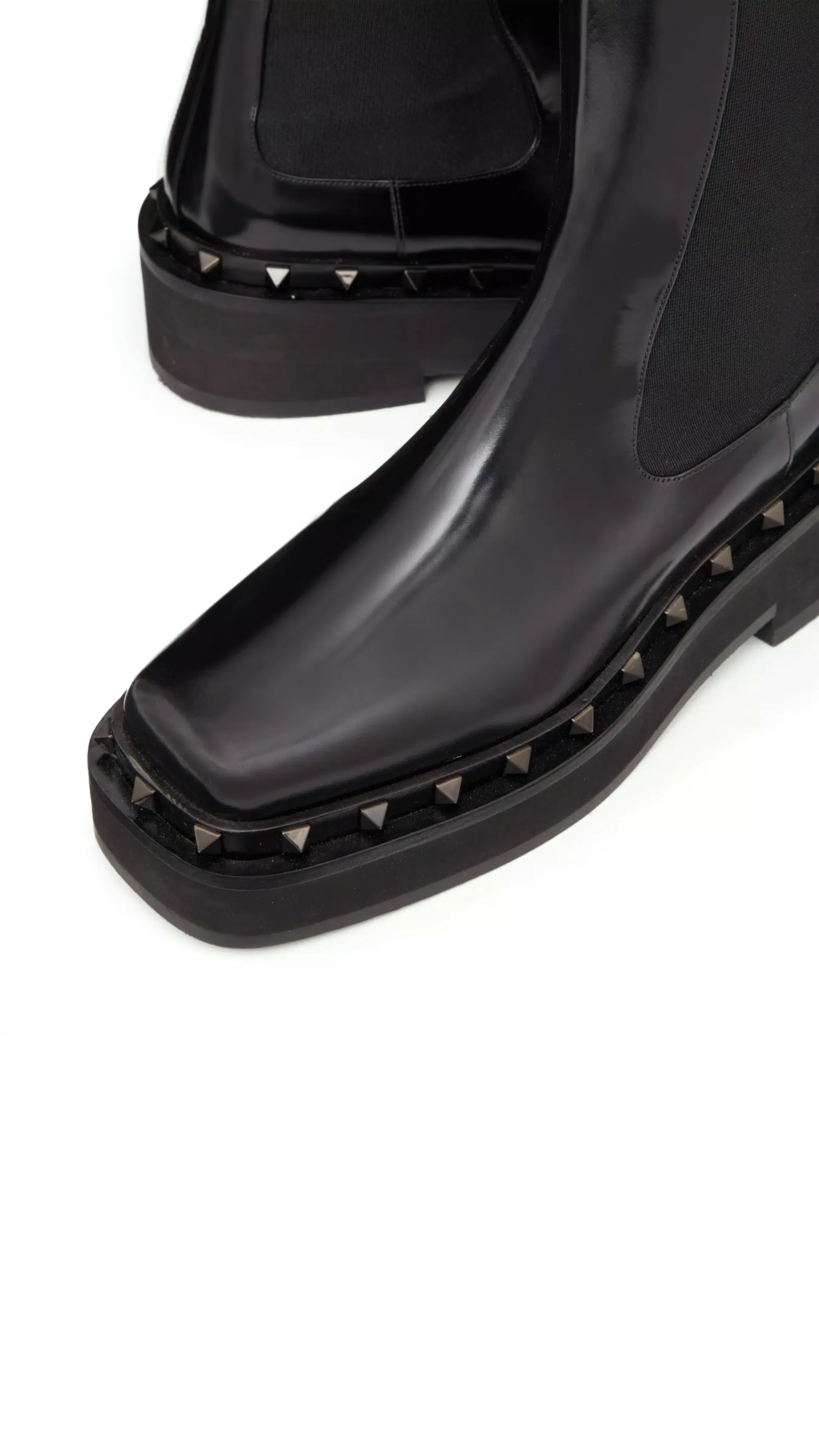 M-Way Rockstud Beatle in Calfskin with Tone-on-Tone Studs 50MM - Black