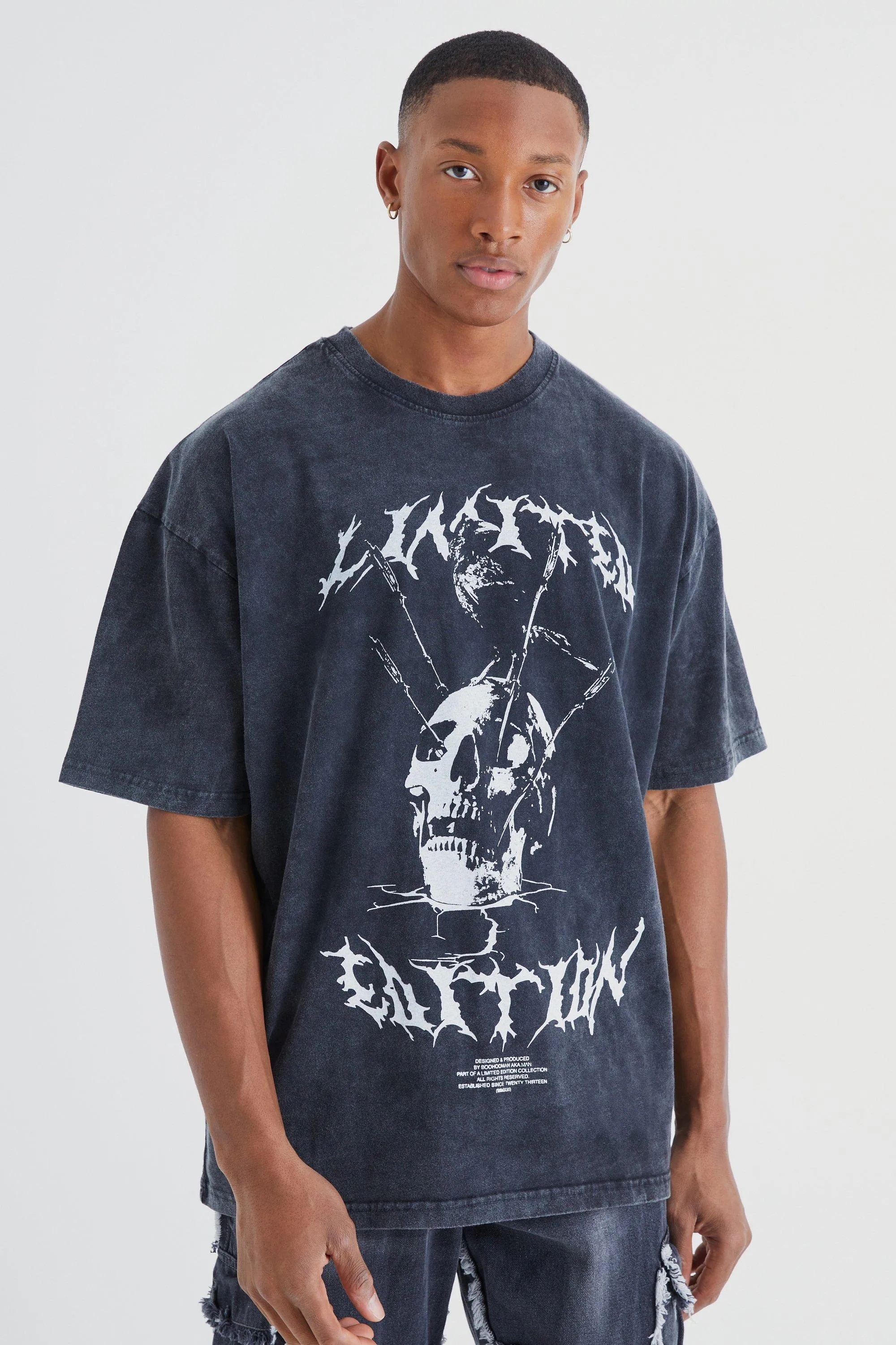 Oversized Washed Graphic Skull T Shirt | boohooMAN UK